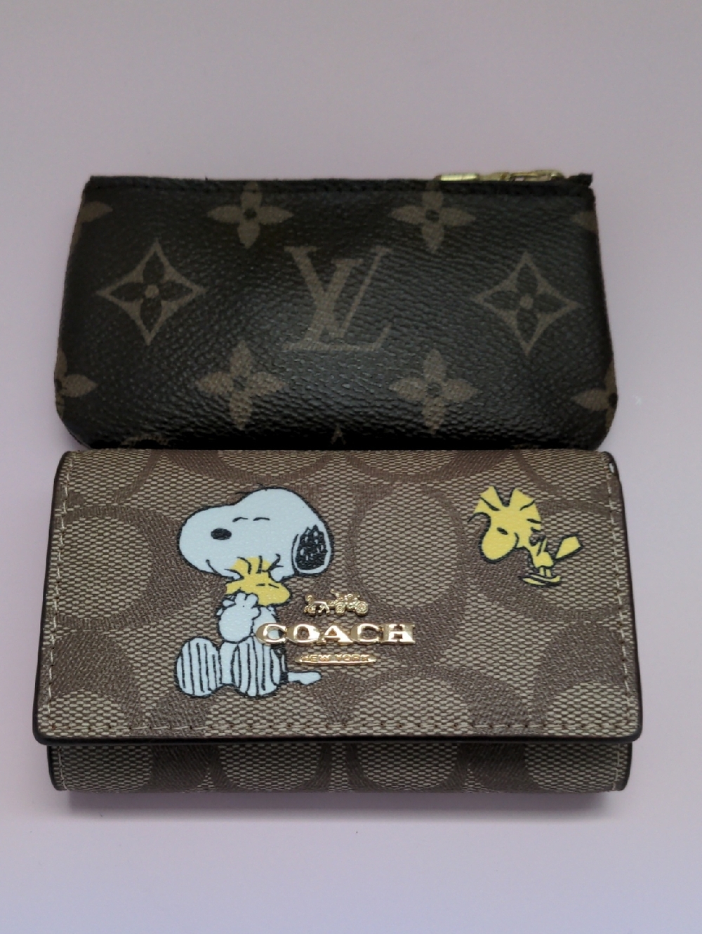 Coach X Peanuts 5 Key Case Wallet In Signature Canvas Snoopy Woodstock Print - Picture 9 of 10